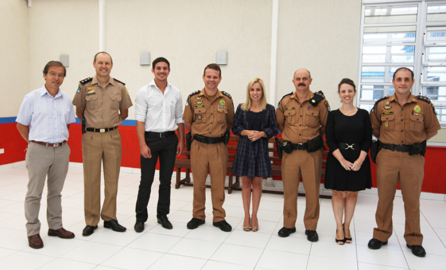 O curso também promove a confraternização e a troca de experiências entre os participantes. Em Curitiba, diretores de escolas estaduais foram convidados a dar depoimentos sobre o trabalho de mediação de conflitos realizado pela Patrulha Escolar.
