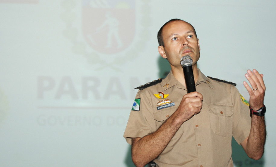 Durante o curso também está sendo debatido o programa Brigada Escolar — Defesa Civil na Escola. “Temos intenção de que as escolas entreguem as propostas dos planos de abandono até junho para aprovação”, explicou o capitão Emídio Angelotti, da Defesa Civil.