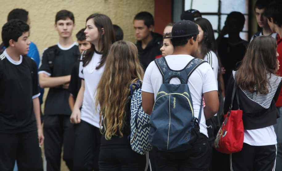 CURITIBA,PR 14 DE FEVEREIRO DE 2013 - Cerca de 1,3 milhão de alunos da rede estadual de educação do paraná, voltaram às salas de aula nesta quinta (14), 
Colégio Estadual Júlia Wanderley.