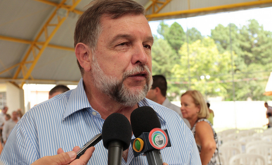 Inaugurado novo Colégio Estadual Tarsila do Amaral O governador Beto Richa inaugurou as novas instalações do Colégio Estadual Tarsila do Amaral, em São José dos Pinhais, nesta segunda-feira (18)