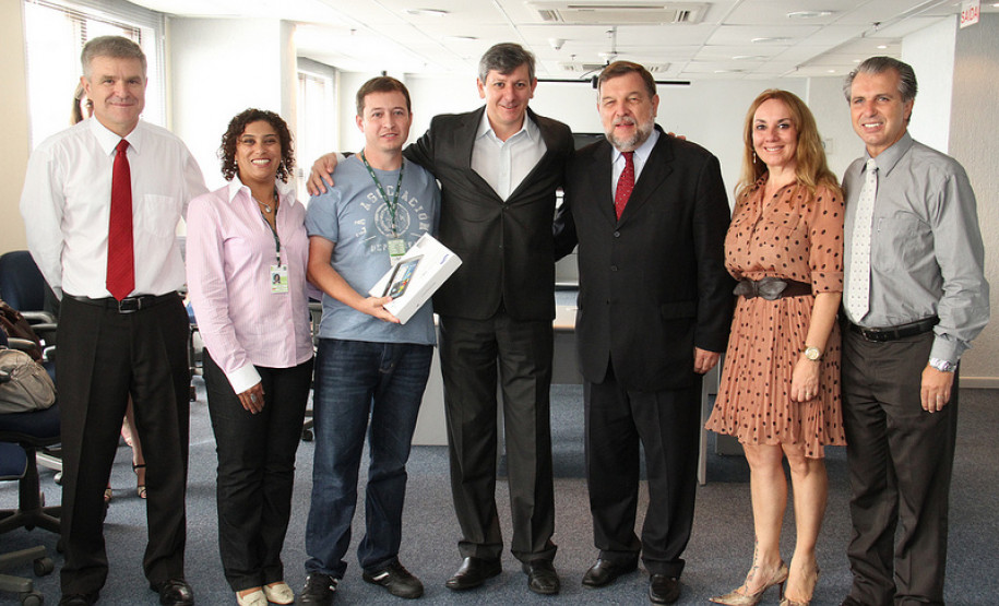 Concurso “Aprender e Ensinar Tecnologias Sociais” vai levar os dois professores ganhadores da rede estadual para seminário nacional em Brasília.<br />
<br />
Veja mais fotos em: <a href=" http://www.flickr.com/photos/flavioarns/sets/72157632773973890/" target="_blank"> http://www.flickr.com/photos/flavioarns/</a>