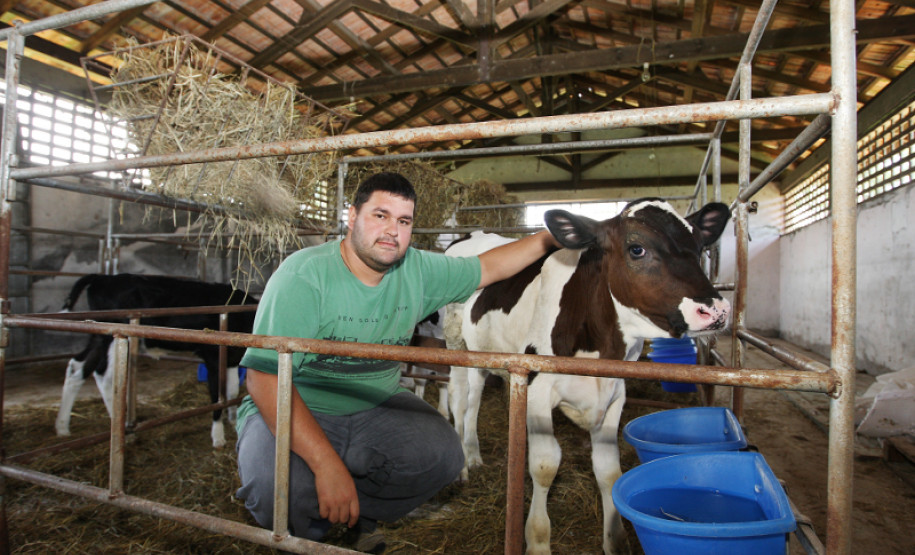 CASTRO-PR 19 DE FEVEREIRO DE 2013 - Centro Estadual de Educação Profissional Olegário Macedo - Educação Profissional dos Campos Gerais. Professor técnico Michel Bruno da Silva.
