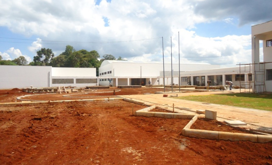 Ano letivo começa com a construção de novas unidades, escolas reformadas e 500 novos professores em sala de aula.