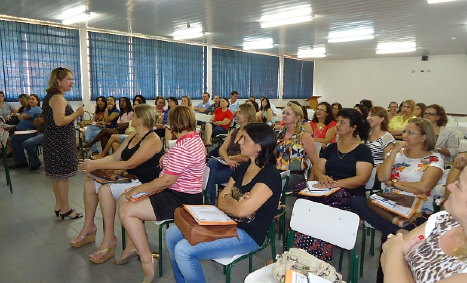 Professores da região de Cianorte que participam do programa tiveram aula inaugural de 2013 nesta semana.