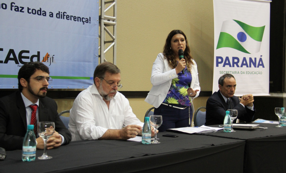 Seminário do Sistema de Avaliação da Educação Básica do Paraná (SAEP)<br />
<br />
Veja mais fotos em: <a href=" http://www.flickr.com/photos/flavioarns/sets/72157632860461457/" target="_blank"> http://www.flickr.com/photos/flavioarns/</a>