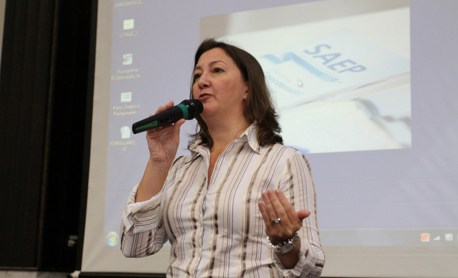 Seminário do Sistema de Avaliação da Educação Básica do Paraná (SAEP)<br />
<br />
Veja mais fotos em: <a href=" http://www.flickr.com/photos/flavioarns/sets/72157632860461457/" target="_blank"> http://www.flickr.com/photos/flavioarns/</a>