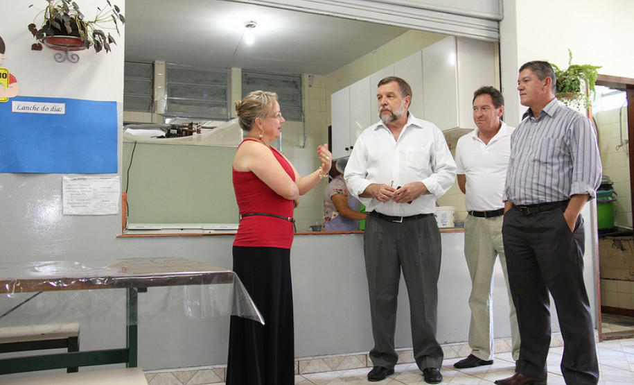 Escola Estadual Dr. Rubem Fleury da Rocha<br />
<br />
Veja mais fotos em: <a href=" http://www.flickr.com/photos/flavioarns/sets/72157632879096054/" target="_blank"> http://www.flickr.com/photos/flavioarns/</a>