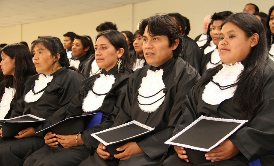 Formação de Docentes Indígenas Bilíngue Kaingang e Guarani
<br />
<br />
Veja mais fotos em: <a href=" http://www.flickr.com/photos/flavioarns/sets/72157632879229278/?page=2" target="_blank"> http://www.flickr.com/photos/flavioarns/</a>