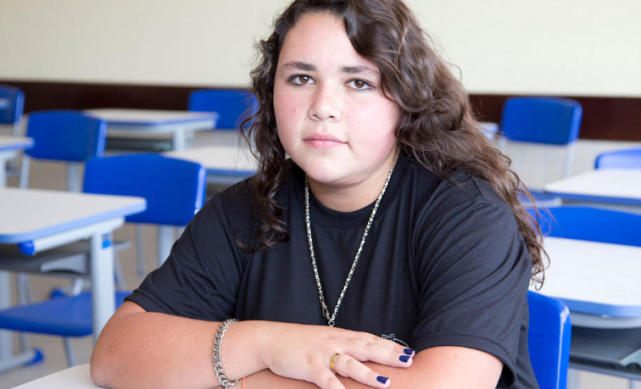 04-03-13 - Escola Estadual Geraldina da Mota em Campo Largo no bairro Ferraria, aluna Marina Ribeiro, 14 anos, aluna.