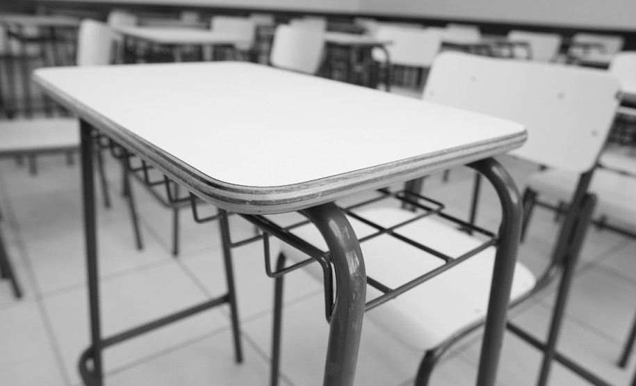 A Secretaria da Educação divulga a todas as escolas estaduais orientação para baixa nos bens materiais patrimoniados que não têm mais condições de uso.