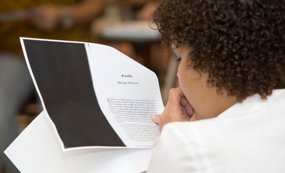 Roda de leitura para jovens e adultos 05-03-13 - Curitiba - Roda de Leitura com o palestrante Alisson Freyer.