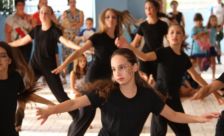 Escola Estadual Cristo Rei. <br />
<br />
Veja mais fotos em: <a href=" http://www.flickr.com/photos/flavioarns/sets/72157632937389684/ " target="_blank"> www.flickr.com/photos/flavioarns/ </a>