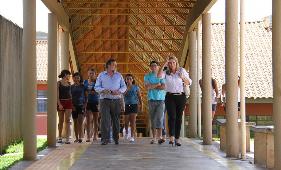 Colégio Estadual Léo Flach. <br />
<br />
Veja mais fotos em: <a href=" http://www.flickr.com/photos/flavioarns/sets/72157632937160930/ " target="_blank"> www.flickr.com/photos/flavioarns/ </a>