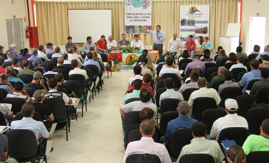 48° assembleia e inauguração do novo prédio da Associação de Estudos e Assistência Rural (Assesoar).<br />
<br />
Veja mais fotos em: <a href=" http://www.flickr.com/photos/flavioarns/sets/72157632932758943/" target="_blank"> http://www.flickr.com/photos/flavioarns/</a>