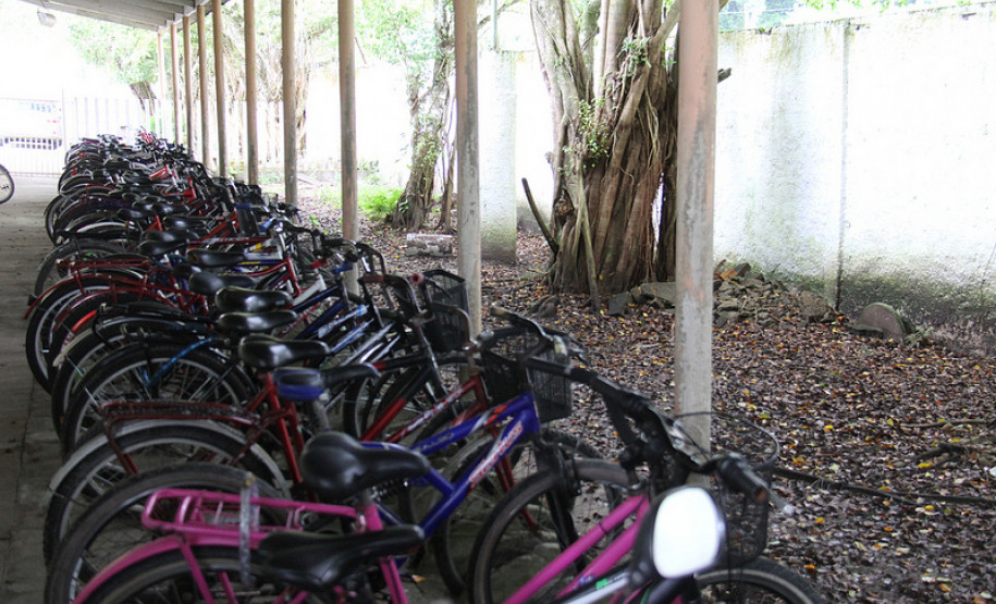 Colégio Estadual 29 de Abril.<br />
<br />
Veja mais fotos em: <a href=" http://www.flickr.com/photos/flavioarns/sets/72157632939505475/" target="_blank"> http://www.flickr.com/photos/flavioarns </a>