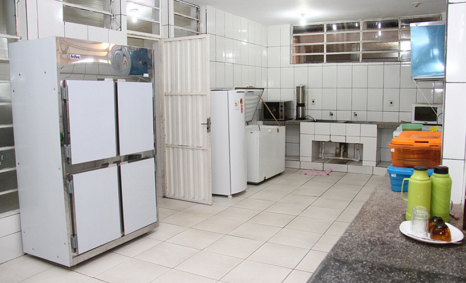 Colégio Estadual 29 de Abril.<br />
<br />
Veja mais fotos em: <a href=" http://www.flickr.com/photos/flavioarns/sets/72157632939505475/" target="_blank"> http://www.flickr.com/photos/flavioarns </a>