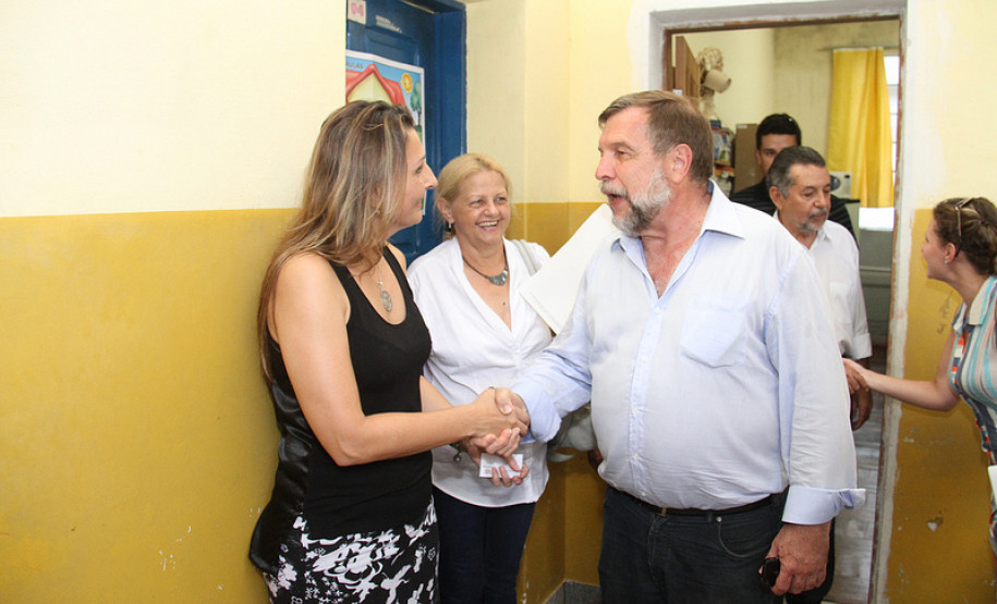 Colégio Estadual Dionel Charello.<br />
<br />
Veja mais fotos em: <a href=" http://www.flickr.com/photos/flavioarns/sets/72157632939999059/" target="_blank"> http://www.flickr.com/photos/flavioarns </a>