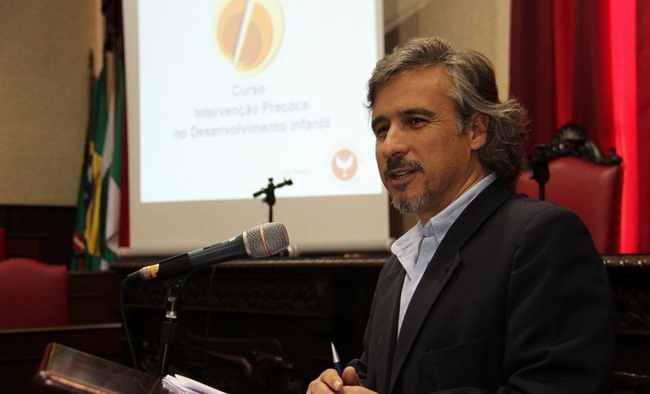 Intervenção precoce permite que sejam identificados problemas que interferem no desenvolvimento infantil, e que sejam propostas ações adequadas.<br />
<br />
Veja mais fotos em: <a href=" http://www.flickr.com/photos/flavioarns/sets/72157632968067381/" target="_blank"> http://www.flickr.com/photos/flavioarns/</a>