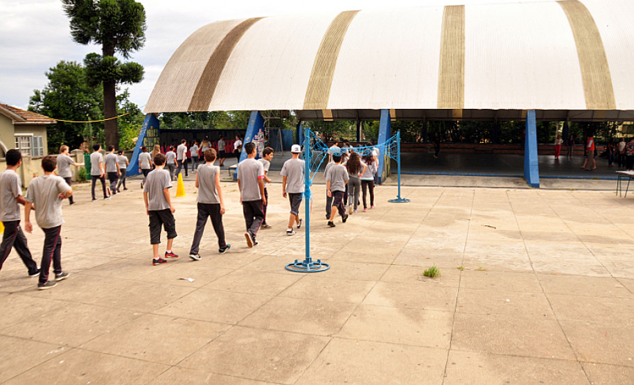 Mais de 150 diretores, pedagogos, professores e funcionários de 85 escolas de Curitiba participaram nessa segunda e terça-feira (11 e 12) da capacitação de brigadista, realizada no Colégio Estadual Júlia Wanderley.