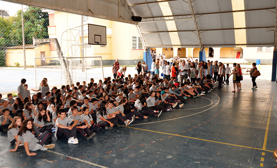 Mais de 150 diretores, pedagogos, professores e funcionários de 85 escolas de Curitiba participaram nessa segunda e terça-feira (11 e 12) da capacitação de brigadista, realizada no Colégio Estadual Júlia Wanderley.