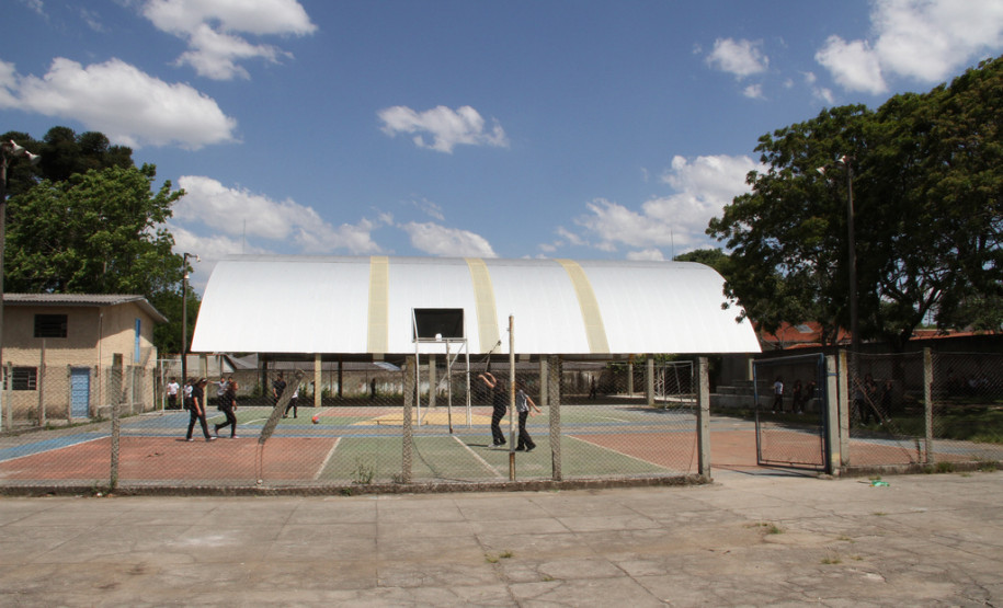 Colégio Estadual Amâncio Moro. Foto de Arquivo.