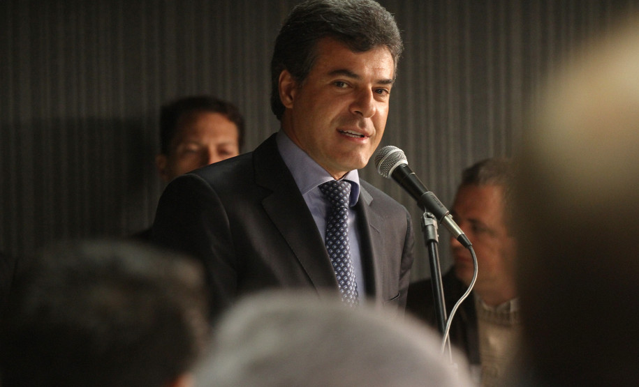 O governador Beto Richa anuncia a liberação de R$ 126,4 milhões para investimentos na área de educação.