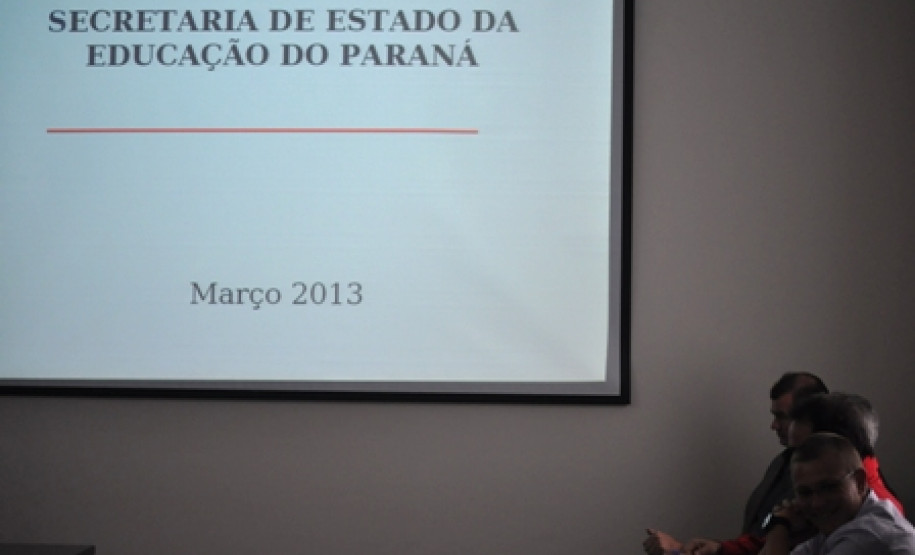 O documento servirá de subsídio para que os professores trabalhem os assuntos ligados à Copa do Mundo com os estudantes. O caderno tem sugestões de atividades de todas as disciplinas da educação básica e contribuições das áreas de educação profissional, educação especial e da diversidade para que seja trabalhado em todas as modalidades de ensino.