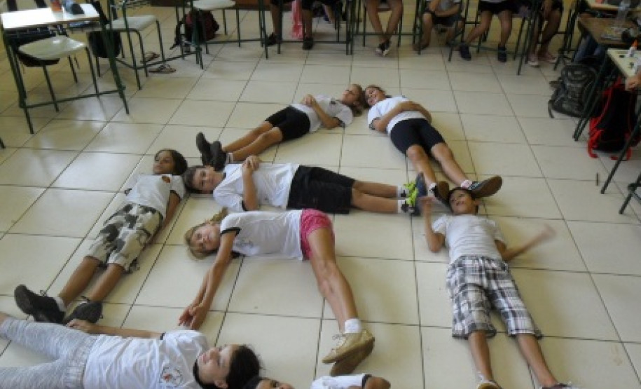 Os 180 alunos do 6º ao 9º anos do ensino fundamental do Colégio Rocha Pombo, agora têm uma grade horária mesclada com disciplinas da grade curricular comum e as diversificadas.