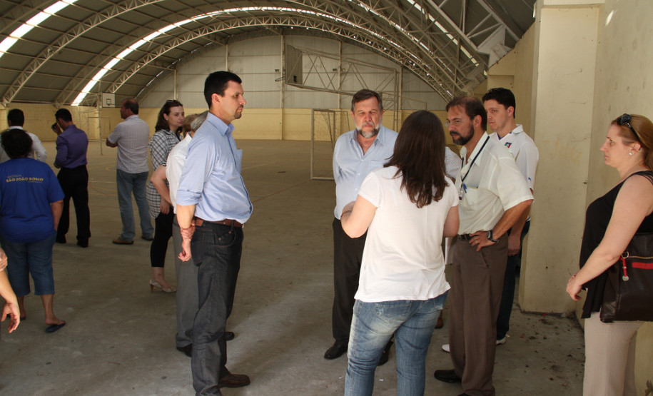 Visita de Flávio Arns ao Colégio Estadual Pilar Maturana, em 2011. <br />
<br />
Veja mais fotos em: <a href=" http://www.flickr.com/photos/flavioarns/sets/72157627875497483/with/6290316230/" target="_blank"> http://www.flickr.com/photos/flavioarns/</a>