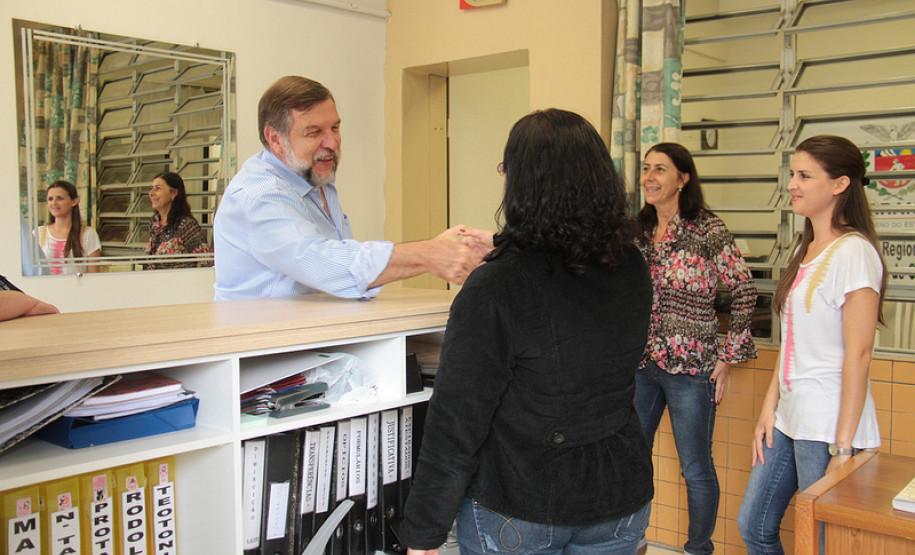 Colégio Estadual Ivo Leão<br />
<br />
Veja mais fotos em: <a href=" http://www.flickr.com/photos/flavioarns/sets/72157633100031182/ " target="_blank"> http://www.flickr.com/photos/flavioarns/ </a>