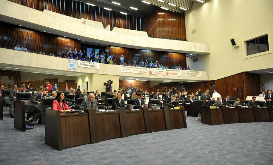 Sessão plenária de 02/04.