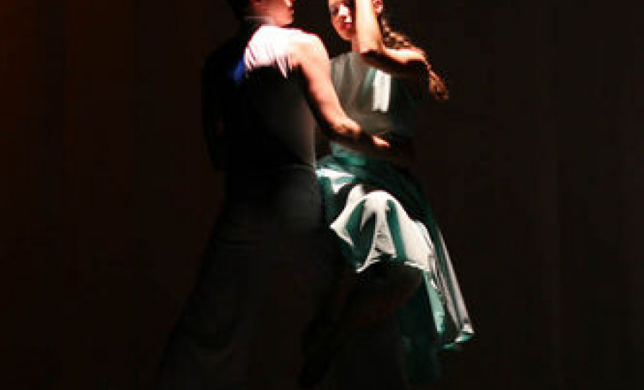 Apresentação de alunos do Dancep.