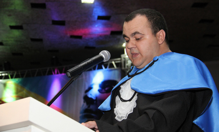 Formatura de Pedagogos pela Universidade Estadual de Ponta Grossa, ex-alunos da Vizivali. Cerimônia ocorreu nesta quinta-feira (4), em Ibaiti. <br />
<br />
Veja mais fotos em: <a href=" http://www.flickr.com/photos/flavioarns/sets/72157633170810214/ " target="_blank"> http://www.flickr.com/photos/flavioarns/ </a>