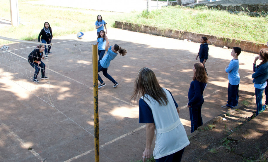 22-03-13 - Escola Estadual Dom Orione, aula de educação Fisica.