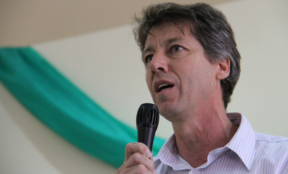 Assinatura de Ordem de Serviço no Colégio Estadual Pilar Maturana<br />
<br />
Veja mais fotos em: <a href="http://www.flickr.com/photos/flavioarns/sets/72157633264012419/" target="_blank">http://www.flickr.com/photos/flavioarns/</a>