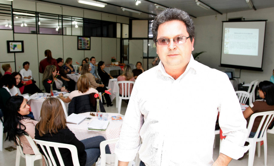 Curitiba - 16-04-13 - Evento de articulação entre nucleos e gestores municipais de educação, na foto Sergio Ferraz chefe do núcleo norte.