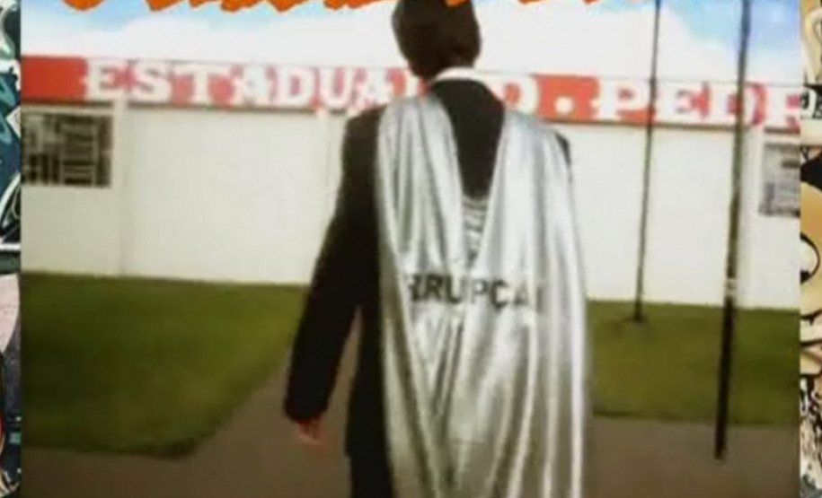 Professores e alunos do Colégio Estadual D. Pedro I, de Pitanga, compuseram música e gravaram um vídeo sobre o tema para a TV Paulo Freire.