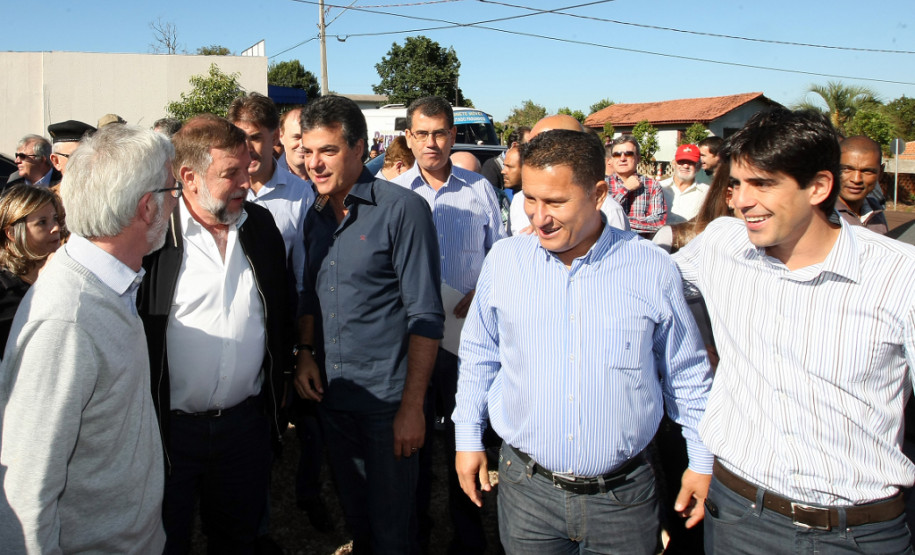 O governador Beto Richa entregou nesta sexta-feira (19), em Cascavel, as obras de colégios estaduais que atendem 1,9 mil estudantes.