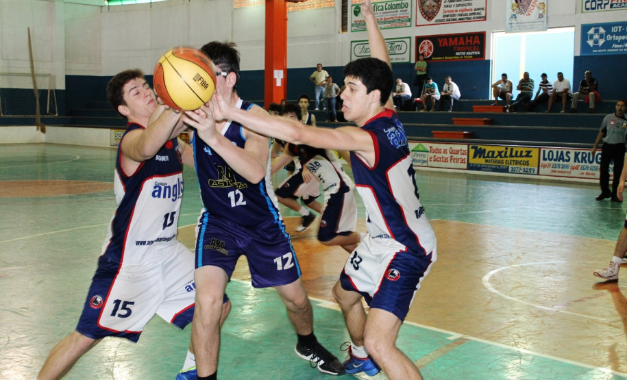 Etapa regional dos Jogos Escolares terá 22 mil alunos Quase 700 escolas vão participar da primeira fase regional dos Jogos Escolares do Paraná, que começa no dia 26 deste mês e vai até maio