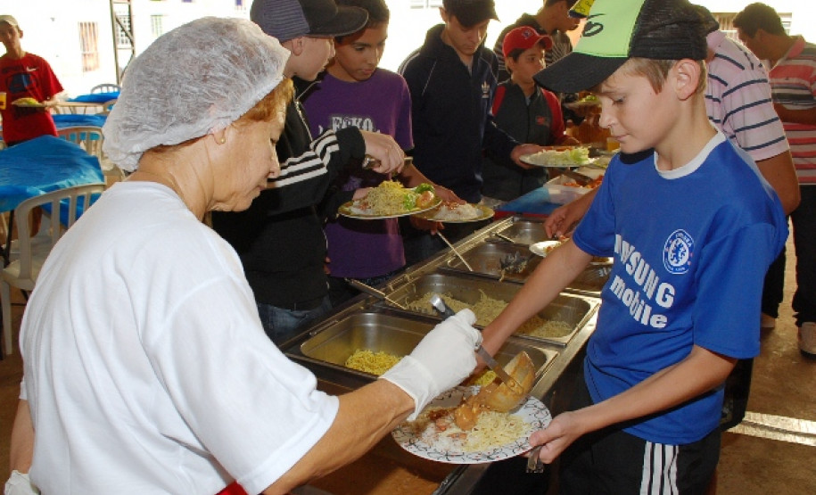 Alimentação dos atletas do JEPS 2012.