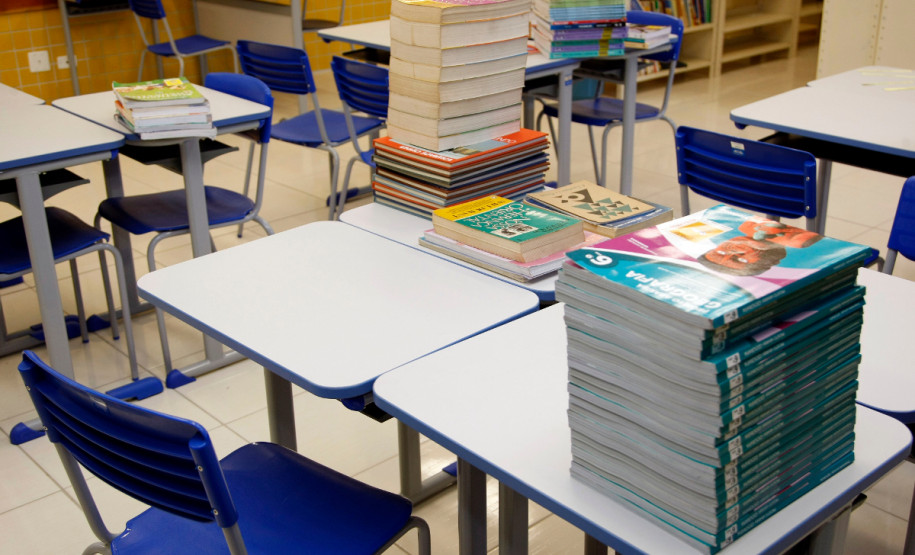 São José dos Pinhais - 25-04-13 - Escola Estadual Tarsila do Amaral inaugurada em Fevereiro. Foto: Hedeson Alves