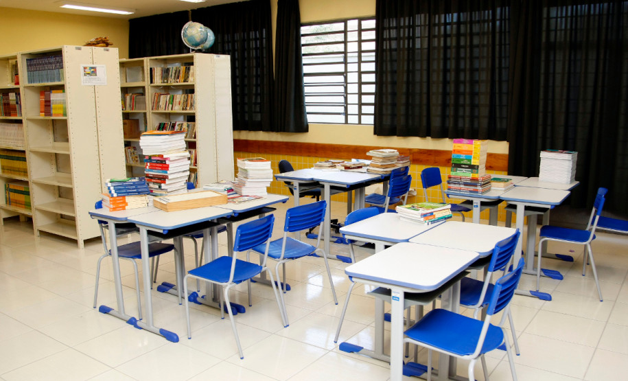 São José dos Pinhais - 25-04-13 - Escola Estadual Tarsila do Amaral inaugurada em Fevereiro. Foto: Hedeson Alves