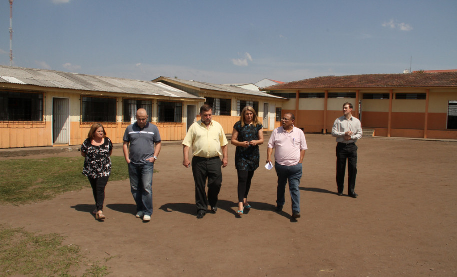 Colégio Estadual Tiradentes.