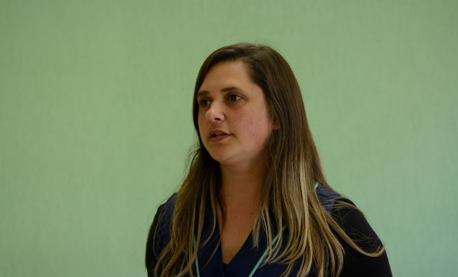 Professores da rede estadual de ensino aprovam a hora atividade. Na foto, Cristiane Bogo, professora de Sociologia no Colégio Pedro Macedo. Curitiba, 10/05/2013.