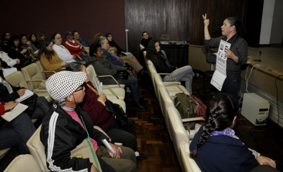 A Biblioteca Pública do Paraná e a Secretaria de Estado da Educação promovem palestra “Tecnologias assistivas para pessoas cegas e baixa visão”.