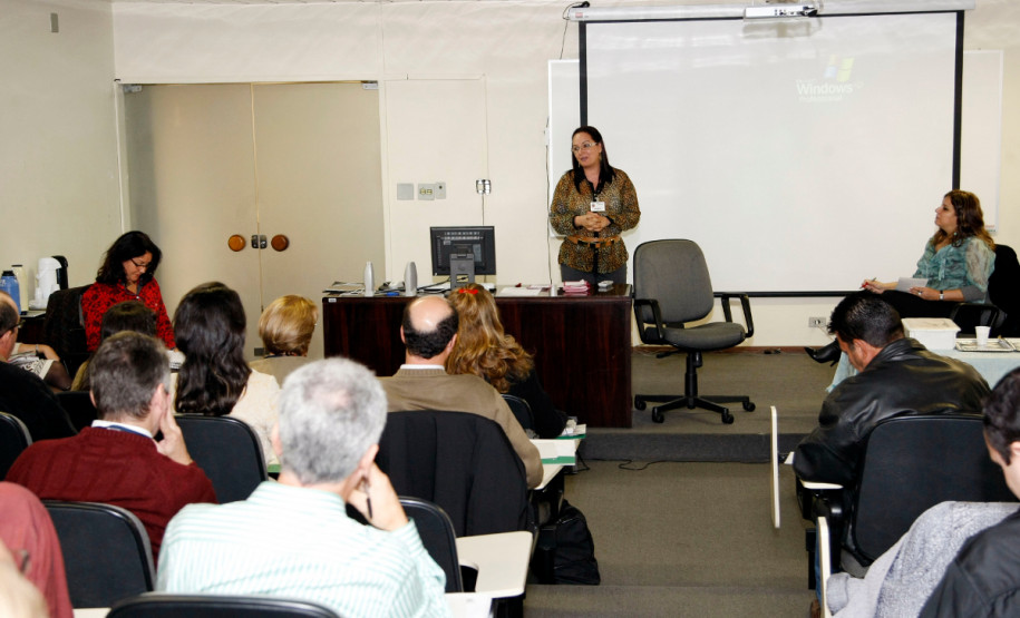 16-05-13 - Reunião na SEED com Colégios Agricolas.