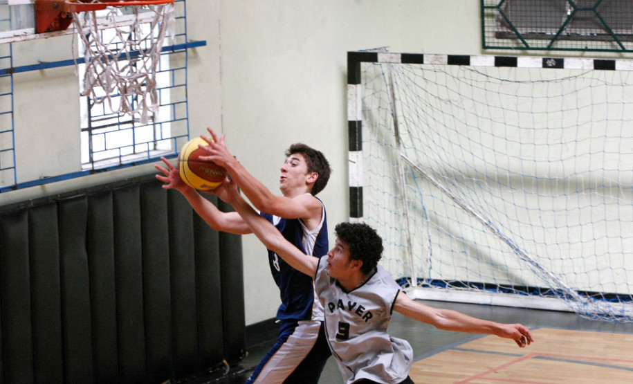 14-05-13 - Jogos Escolares, Secretaria de Esporte, jogo de Basquete entre o Colégio Estadual Nilton Carneiro contra Santa Maria - Marista