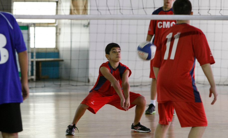 14-05-13 - Jogos Escolares, Secretaria de Esporte, jogo de volei entre o CMC e Polivalente.