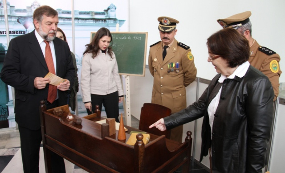 Decreto assinado nesta sexta-feira pelo governador em exercício Flávio Arns visa ações de preservação do patrimônio material e imaterial das escolas da rede pública estadual.