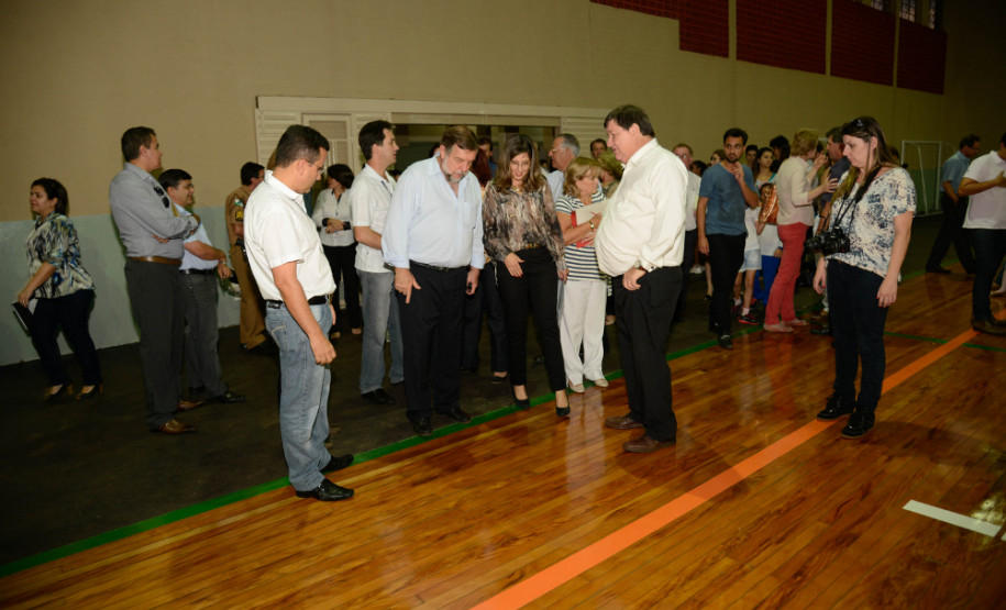 Governador em exercício, Flávio Arns, inaugura as novas instalações da quadra poliesportiva do Colégio Estadual Antônio Garcez de Novaes.
Arapongas , 20/05/2013.